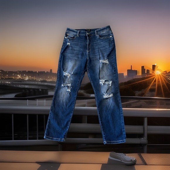 Judy Blue Denim - Judy Blue Boyfriend Fit Jeans Distressed‎ Women's Size 15/32 JB82156MD